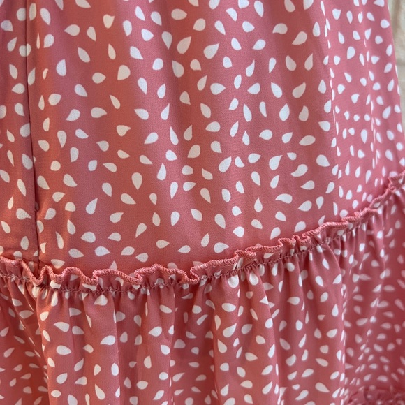 V-neck dress with butterfly sleeves and ruffle tiered skirt. Size small. - Picture 7 of 9